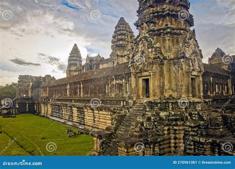 El Complejo Del Templo De Angkor Wat Imagen de archivo Imagen de qué