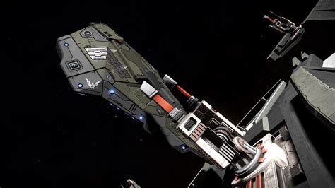 There's me thinking class 4 weapons are large... : r/EliteDangerous