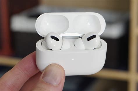 Cómo Conectar los AirPods a una Computadora Windows Igual que Otros