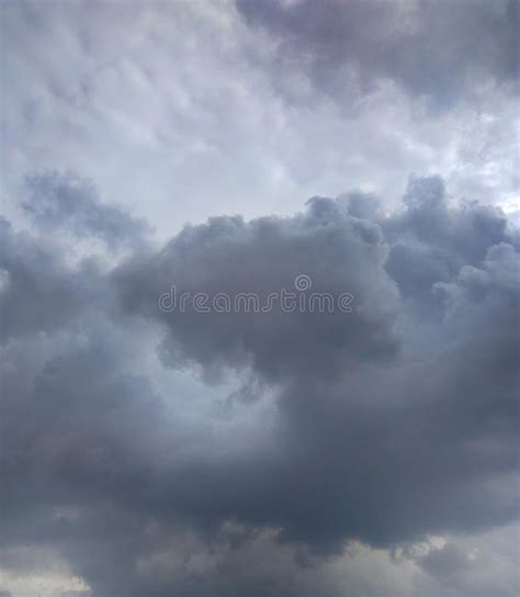 Thunderclouds Nuvens De Tempestade Antes Da Tempestade Imagem De Stock