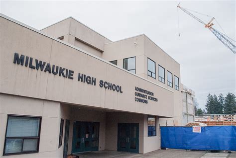 Milwaukie High School – Lancaster Mobley