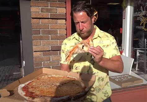 Barstool Sports Owner Dave Portnoy Gets Into X Rated Argument With Pizza Shop Owner In Shock