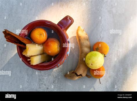 A Punch navidad mexico, traditional mexican fruit punch for christmas ...
