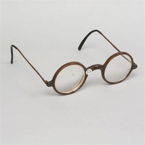 Brille | Deutsches Kunststoff Museum