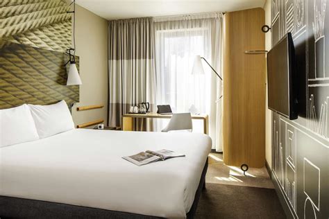 ibis London Canning Town in London: Find Hotel Reviews, Rooms, and ...