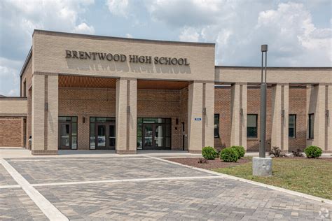 Brentwood High School, Rankings & Reviews - Homes.com