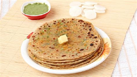 Mooli Ka Paratha Recipe | Bread Recipes in English