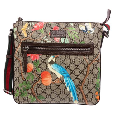 Gucci Tian Print Gg Supreme Messenger Crossbody Bag At 1stdibs Gucci