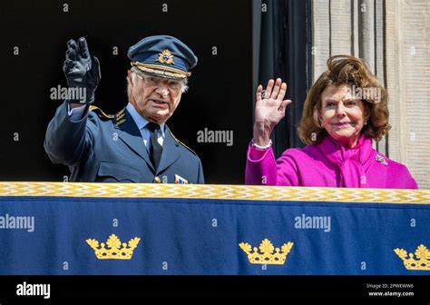 Estocolmo El Rey Carl Xvi Gustaf Y La Reina Silvia En El