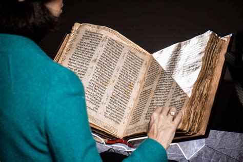 La Plus Ancienne Bible Hébraïque Connue A été Vendue Pour Plus De 38