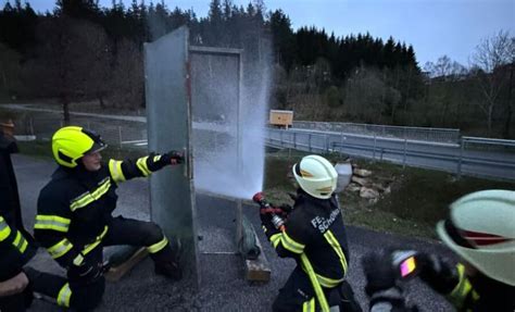 Atemschutz Bung In Vorderwei Enbach Freiwillige Feuerwehr Probt F R