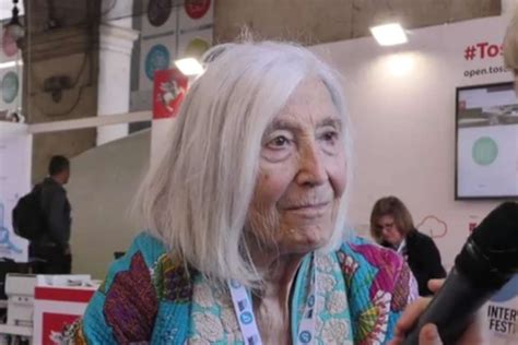 Licia Fertz La Nonna Influencer Che Protegge Gli Anziani In Rete