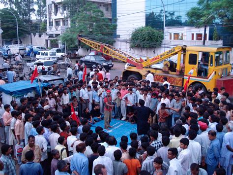 Remembering Safdar Hashmi and the play that changed Indian street theatre forever | SabrangIndia