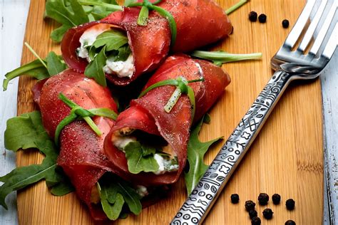 Involtini Di Bresaola Menatti Con Salsa Tonnata Menatti