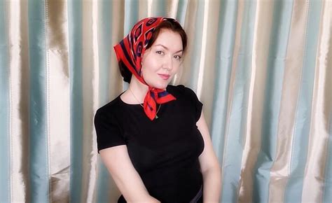 Easy Russian Babushka Scarf Styling Ideas | Upstyle