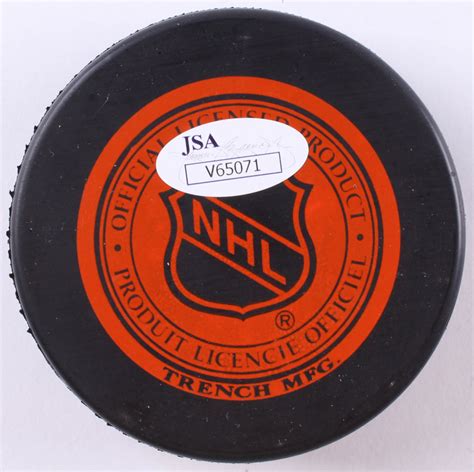 Pavel Bure Signed Canucks Logo Hockey Puck with Display Case (JSA COA ...