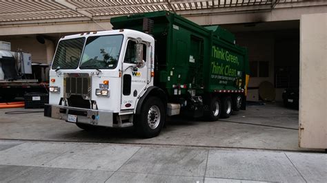 Waste Management Peterbilt Mcneilus Zr Cng Asl Flickr