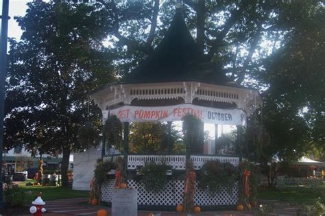 Milford New Hampshire 25th Pumpkin Festival