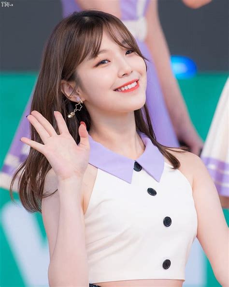 Pin On Jiheon Fromis 9