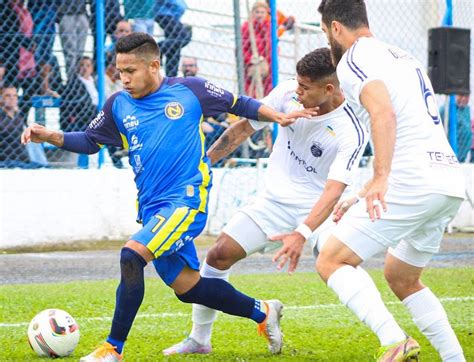 Semifinal do Catarinense Série B tem jogaço 6 gols e derrota de