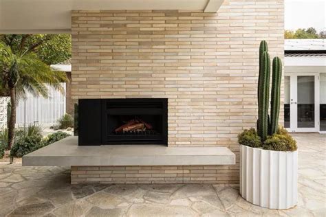 39 Outdoor Fireplace Ideas: Rustic Charm to Contemporary Elegance ...