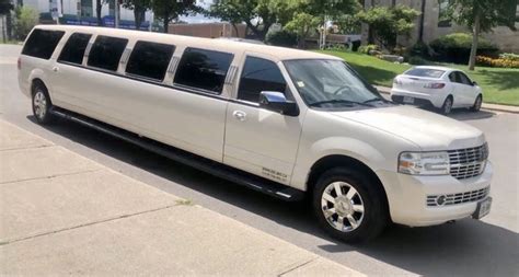 Wedding Limousine | Limousine, Limo rental, Wedding limo