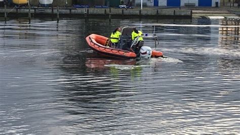 Mand fundet død i havnebassin folketidende dk