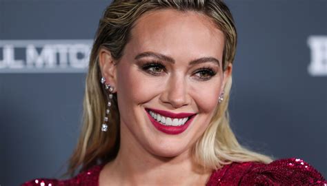 Hilary Duff Incinta Del Quarto Figlio Annuncio Natalizio Su Instagram