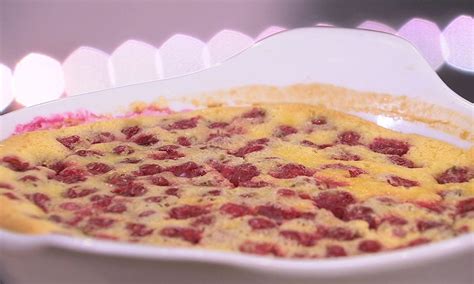 Recette Clafoutis à la groseille Petits Plats en équilibre TF1