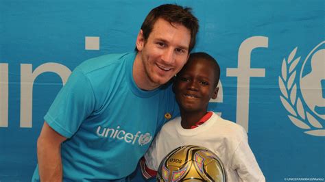 UNICEF France on Twitter Bienvenue à Paris à LionelMessi notre