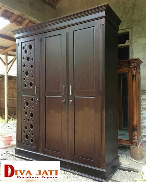 Lemari Pakaian Kediri Kayu Jati Minimalis Model 3 Pintu