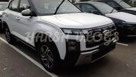 Hyundai Creta Facelift Spotted At Dealership Drivespark News