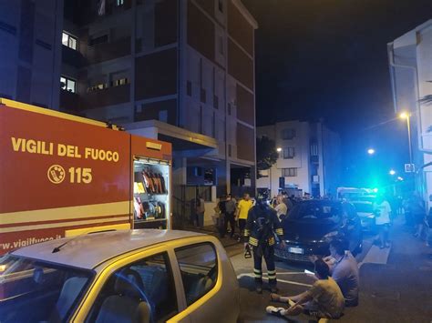 Fiamme Nella Notte A Gorizia Scoppia La Paura In Un Condominio Dell