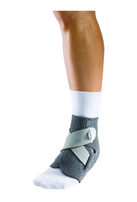 Mueller Adjust To Fit Ankle Support Brace For The Ankle Notino Co Uk