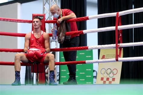 Sp Boks Gabrijel Veo I Dominantno Svladao Meksikanca Martineza