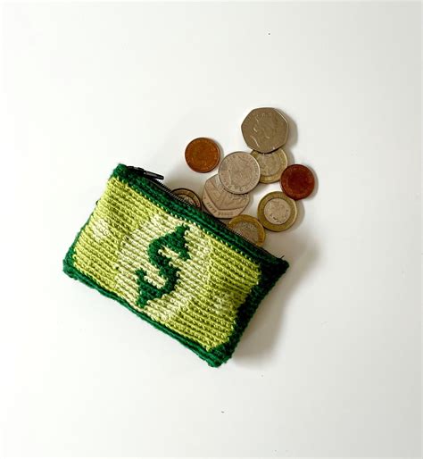 This the final result for this cute money pouch with #zipper and #lining. Step by step tutorial ...