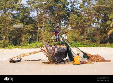 India Goa Betalbatim Beach Stock Photo Alamy