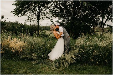 La Crosse, WI Wedding Photographer | Alder & Root Photography