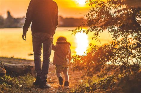 Image libre Père enfant fille parc coucher de soleil ensemble