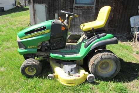 John Deere La145 Riding Lawn Mower 100 Series