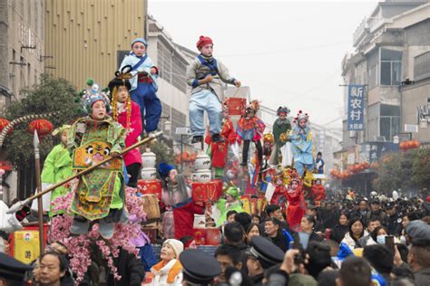 新春走基层丨汨罗江畔 传统民俗让年味更浓人气更旺 故事 传承 高跷