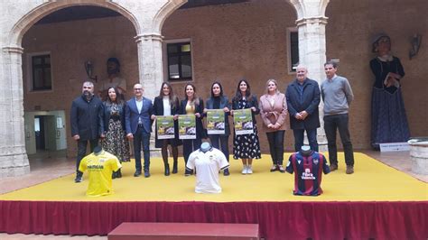 Las leyendas del fútbol femenino valenciano se reúnen en Alaquàs para