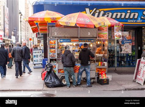 Hot Dog Stall Manhattan New York City Hi Res Stock Photography And