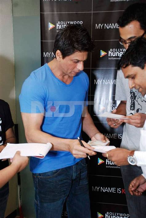 SRK meets his fans