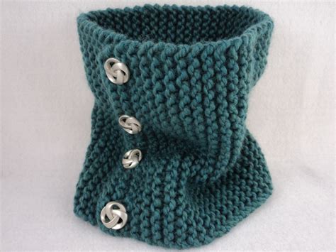 Moniqueraedesigns New Free Button Cowl Knit Pattern