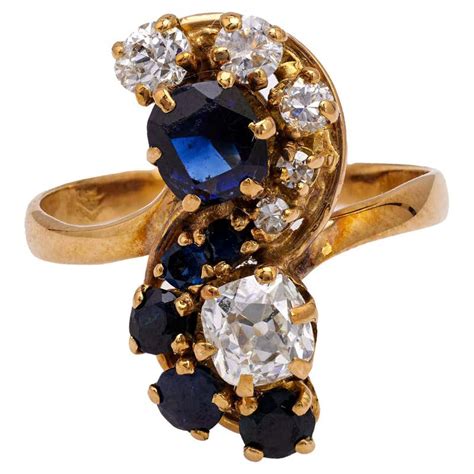 Belle Époque French Emerald And Diamond 18k Yellow Gold Platinum Toi Et Moi Ring For Sale At 1stdibs