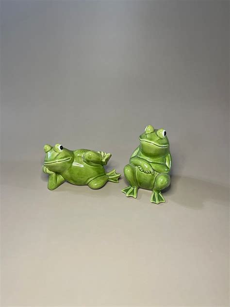 Vintage Green Frog Salt Pepper Shakers Laying And Sitting Ceramic