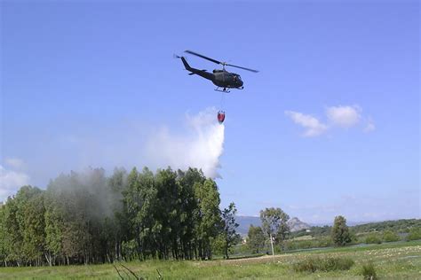 Elicotteri Aves Impegnati Nella Campagna Antincendio Blog Before