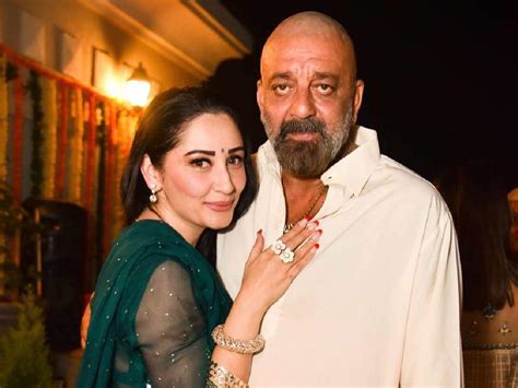 Sanjay Dutt Wife Returns His Gift | cinejosh.com