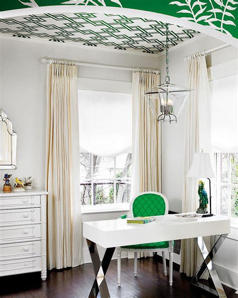 20 Ways to Decorate Home Office in White